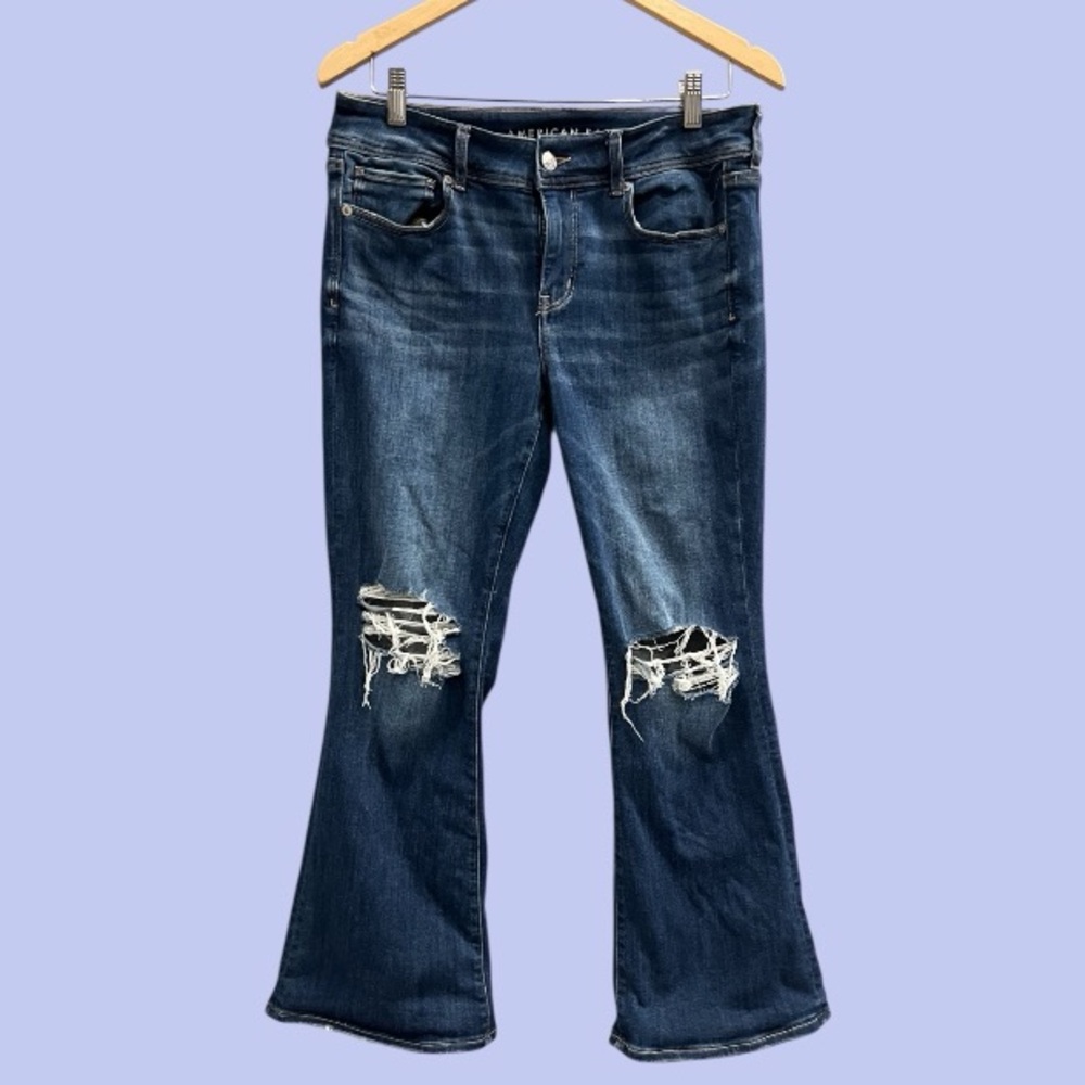 ✨NEW✨ AE Next Level Ripped Low-Rise Kick Bootcut Jean - Size 8, X-Short